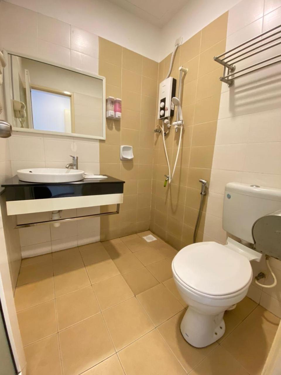 Havona Hotel - Taman Tropika Кулай Екстериор снимка
