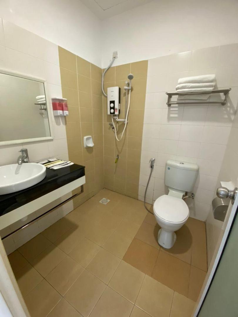 Havona Hotel - Taman Tropika Кулай Екстериор снимка