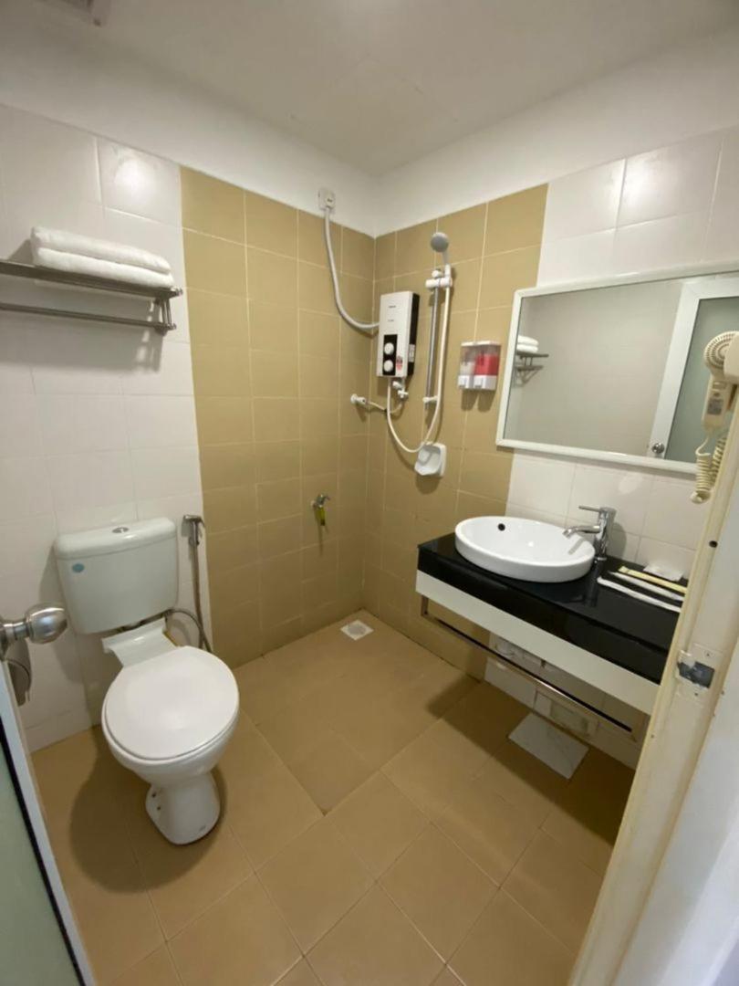 Havona Hotel - Taman Tropika Кулай Екстериор снимка