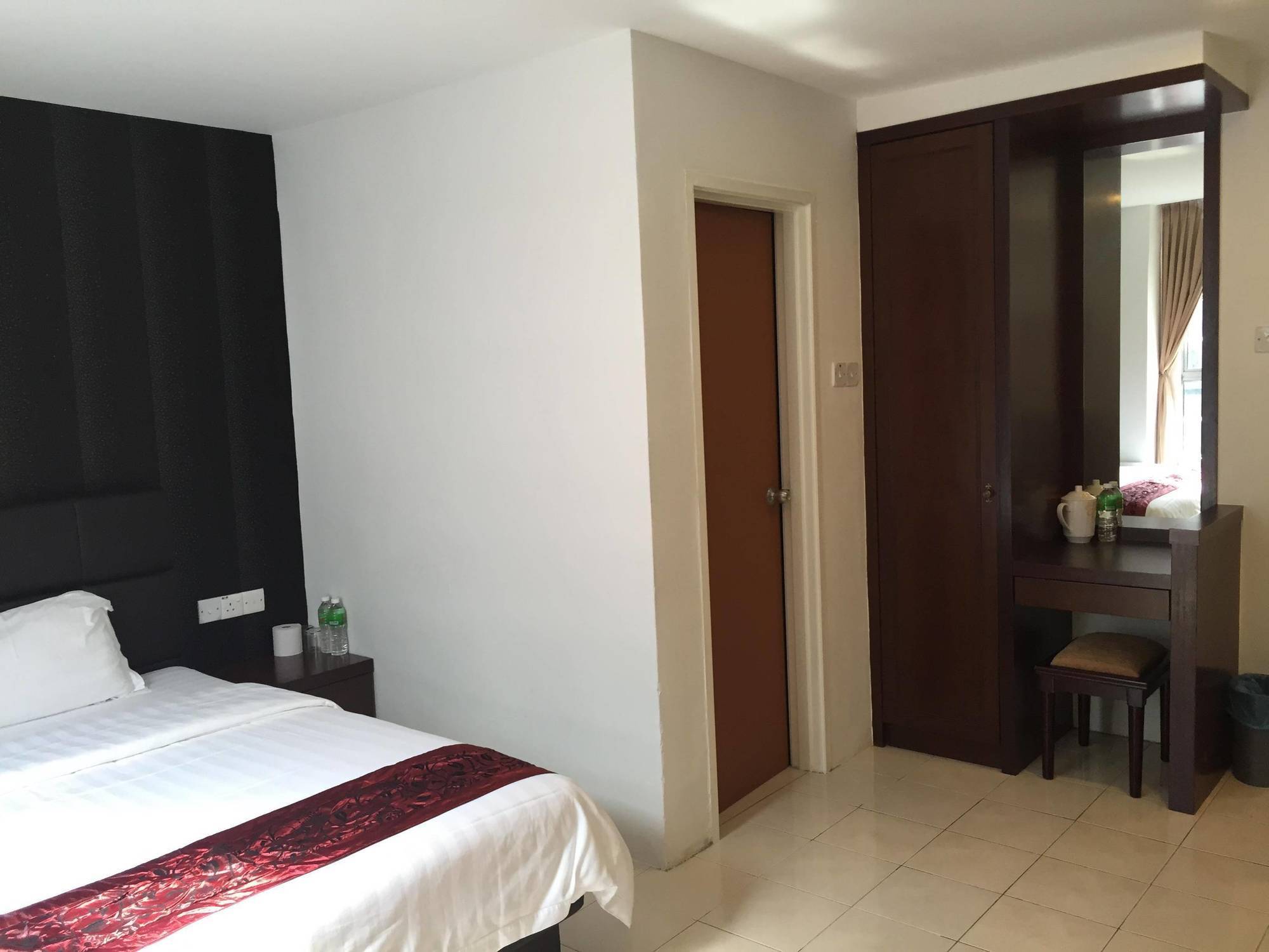 Havona Hotel - Taman Tropika Кулай Екстериор снимка