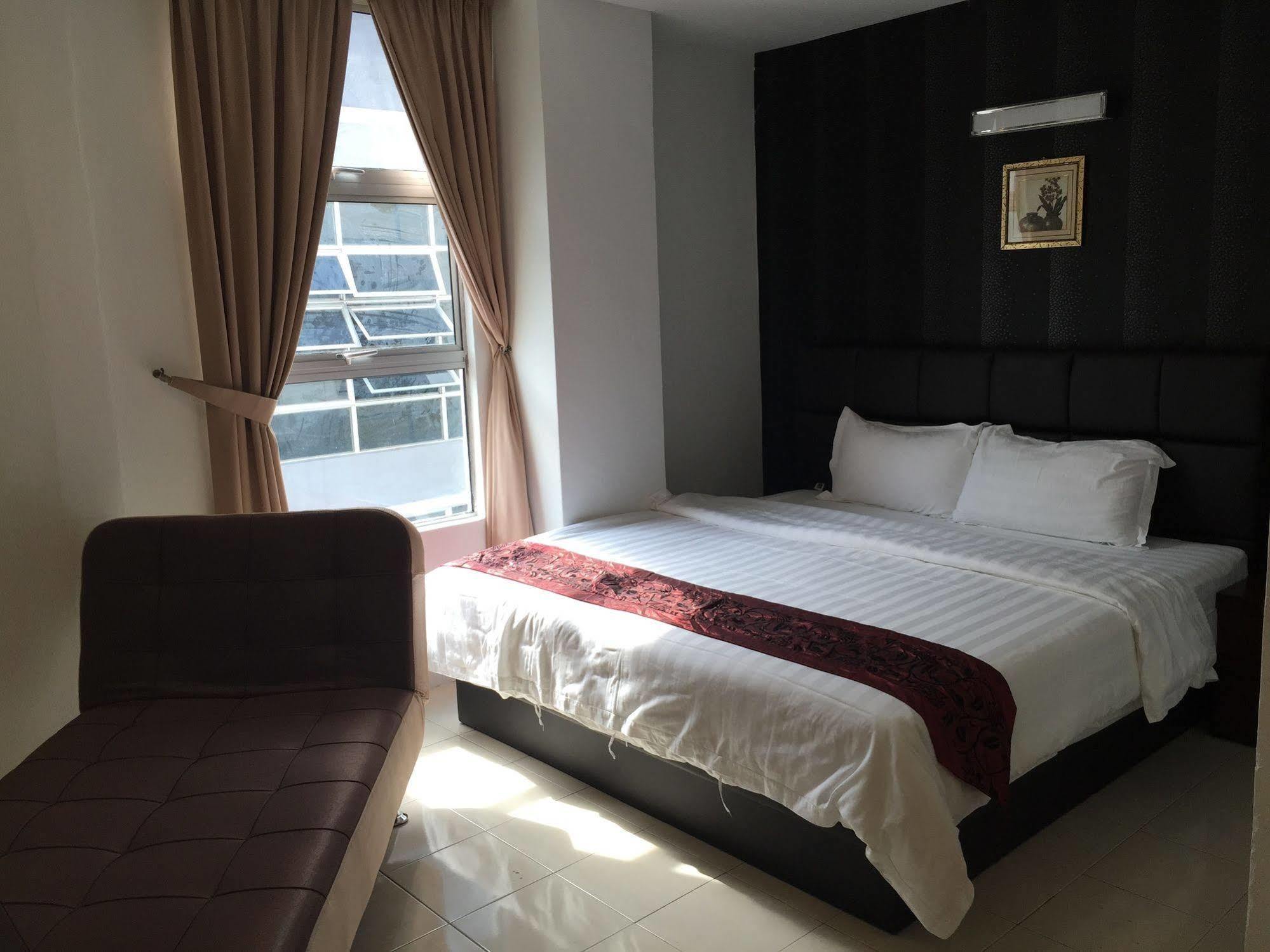 Havona Hotel - Taman Tropika Кулай Екстериор снимка